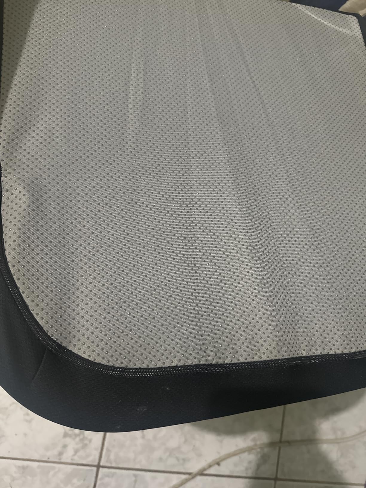 Everlasting Comfort Memory Foam Seat Cushion for Chair - Wheelchair Cushions for Tailbone Relief - Ventilated Gel Seat Cushion for Chair, Seniors, & Adults customer photo 1