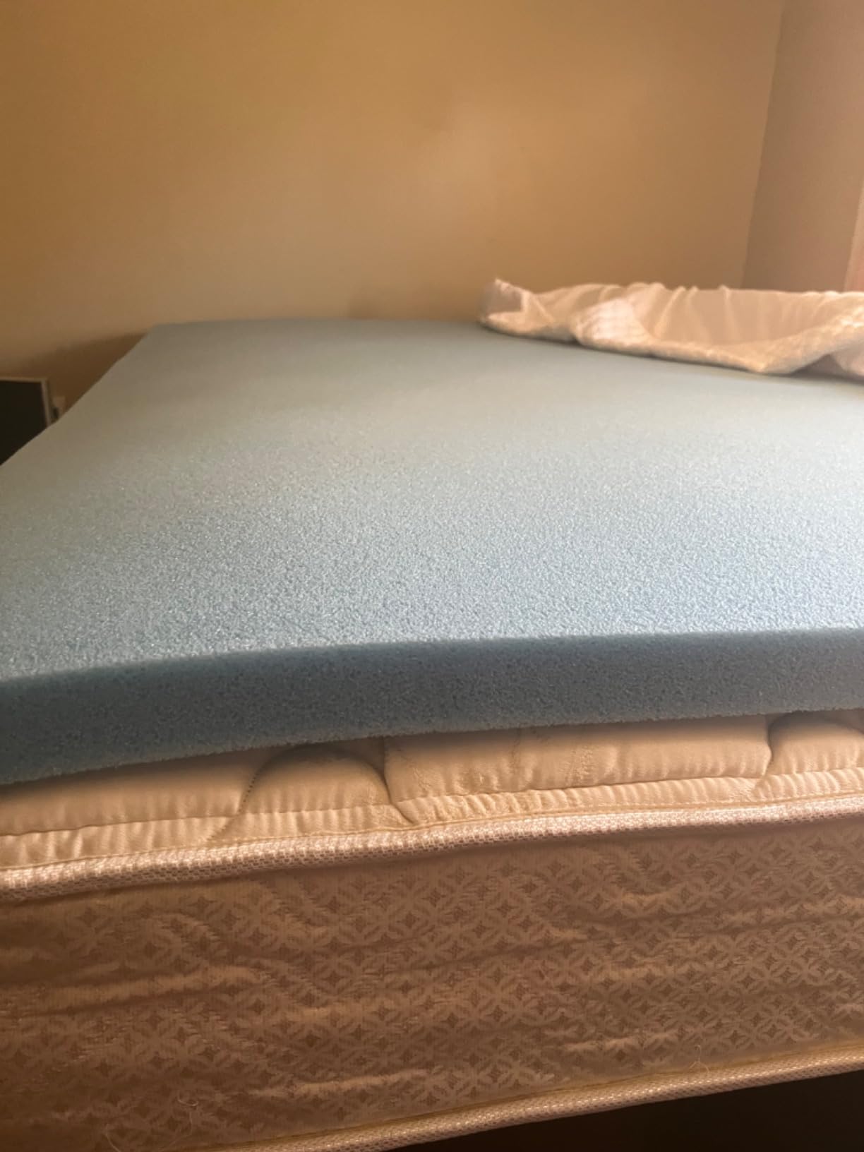 Amazon Basics Cooling Gel-Infused Memory Foam Mattress Topper, CertiPUR-US Certified, 3 inches, Queen customer photo 2