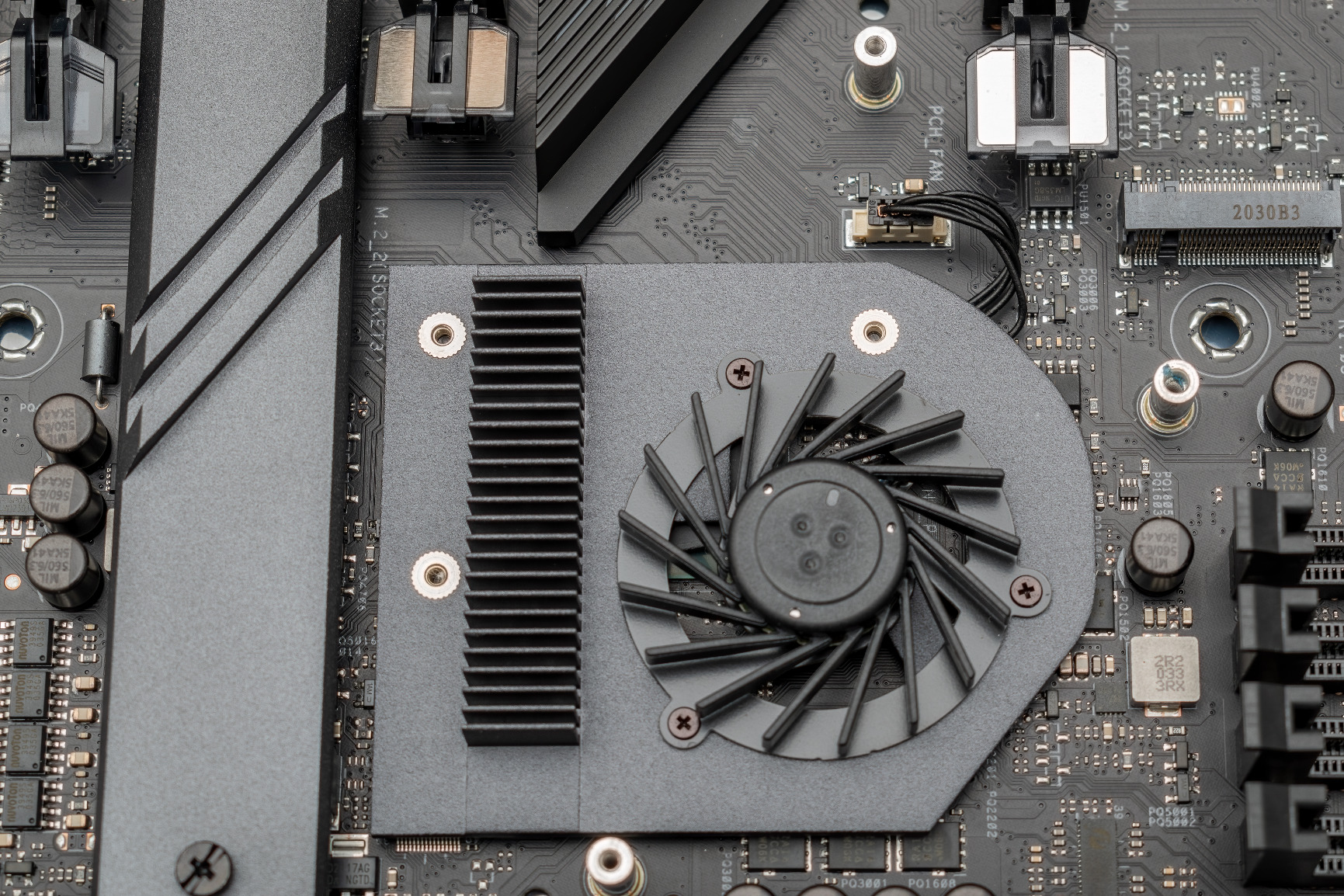ASUS ROG Strix X570-E Gaming ATX Motherboard- PCIe 4.0, Aura Sync RGB Lighting, 2.5 Gbps and Intel Gigabit LAN, WiFi 6 (802.11Ax), Dual M.2 Heatsinks customer photo 1