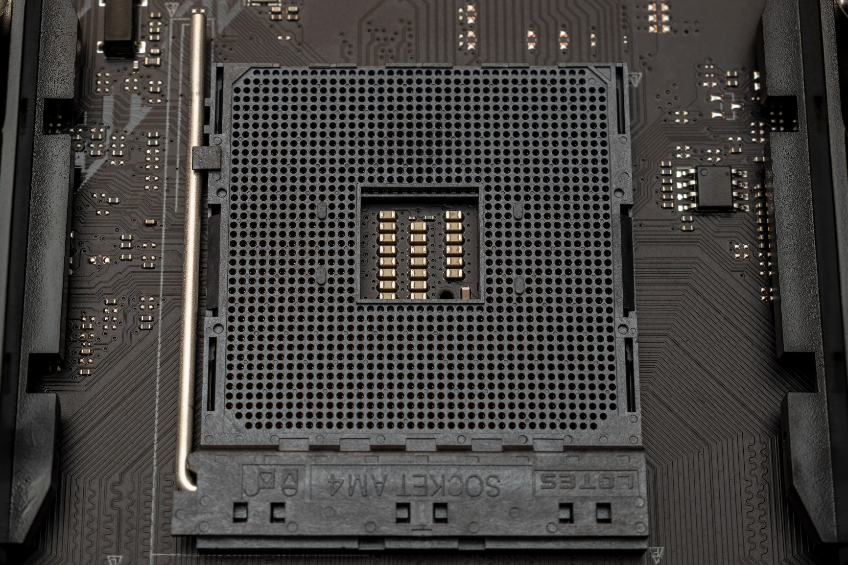 ASUS ROG Strix X570-E Gaming ATX Motherboard- PCIe 4.0, Aura Sync RGB Lighting, 2.5 Gbps and Intel Gigabit LAN, WiFi 6 (802.11Ax), Dual M.2 Heatsinks customer photo 2