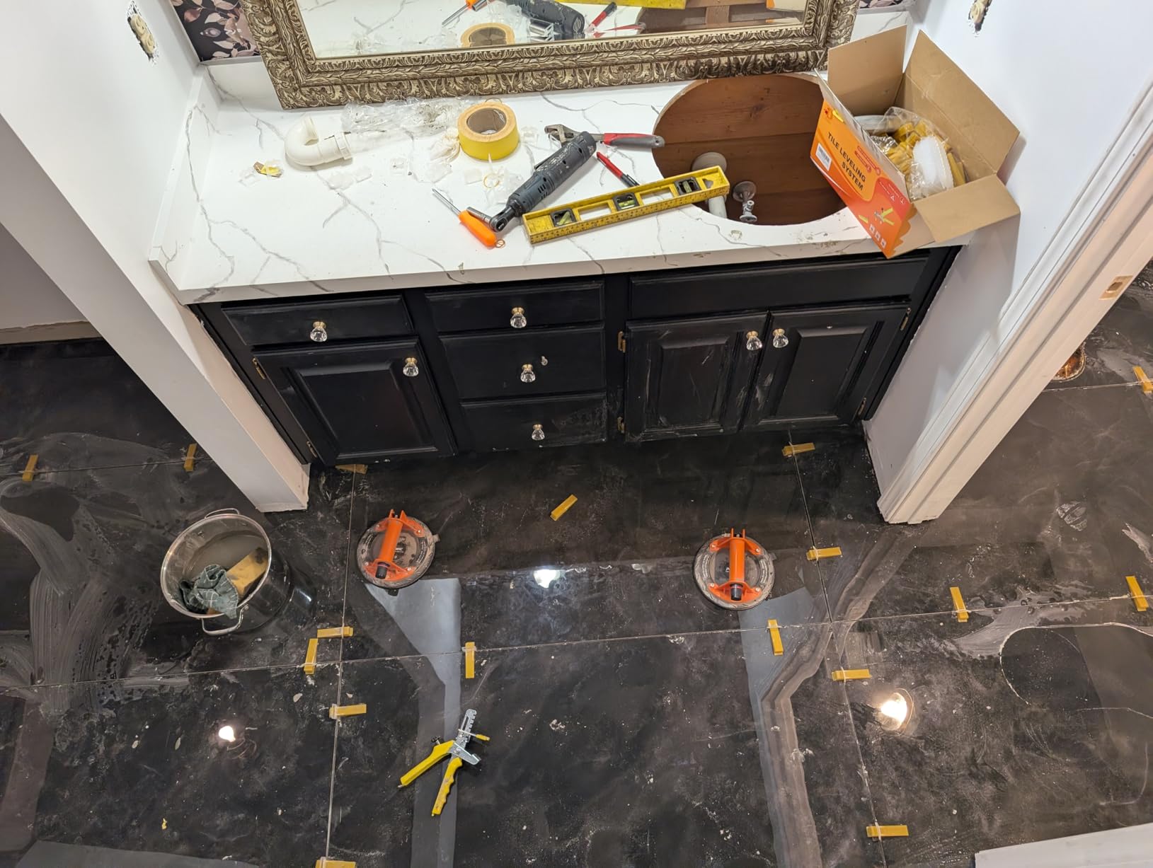 DGSL Tile Leveling System with Tile Plier - 300-Piece Tile Spacers Clips and 100-Piece Reusable Wedges (1/8 Inch) customer photo 1