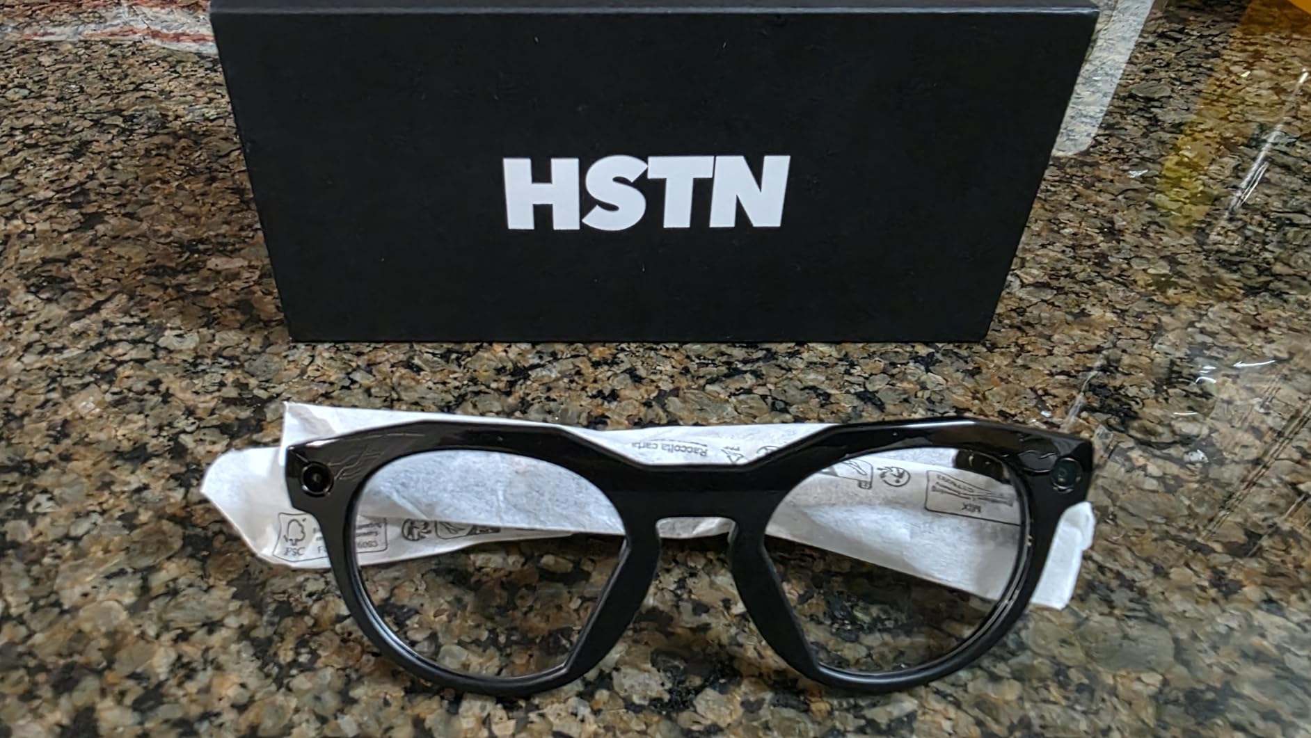 Oakley Meta HSTN, Black | Smart AI Glasses for Men, Women - Performance for Sports, Athletes - Camera, Audio, Video - 8 Hour Battery - 3K HD Resolution - Amethyst Transitions Lenses customer photo 1