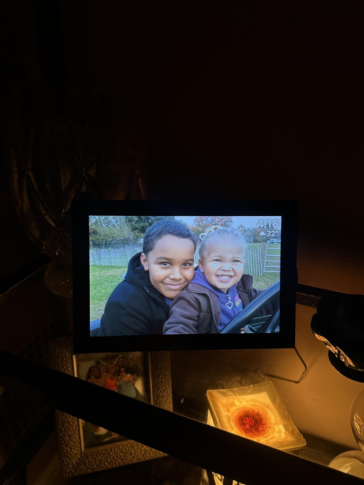 32GB FRAMEO 10.1 Inch Smart WiFi Digital Photo Frame 1280x800 IPS LCD Touch Screen, Auto-Rotate Portrait and Landscape, Built in 32GB Memory, Share Moments Instantly via Frameo App customer photo 1
