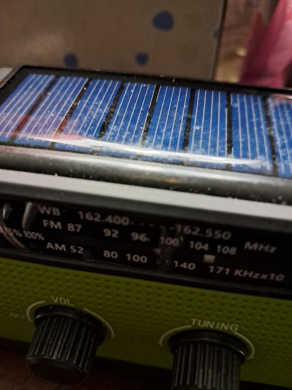 Emergency Crank Weather Radio, 14800mWh Solar Hand Crank Portable AM/FM/NOAA Weather Radio with 1W 3 Mode Flashlight & Reading Lamp customer photo 1