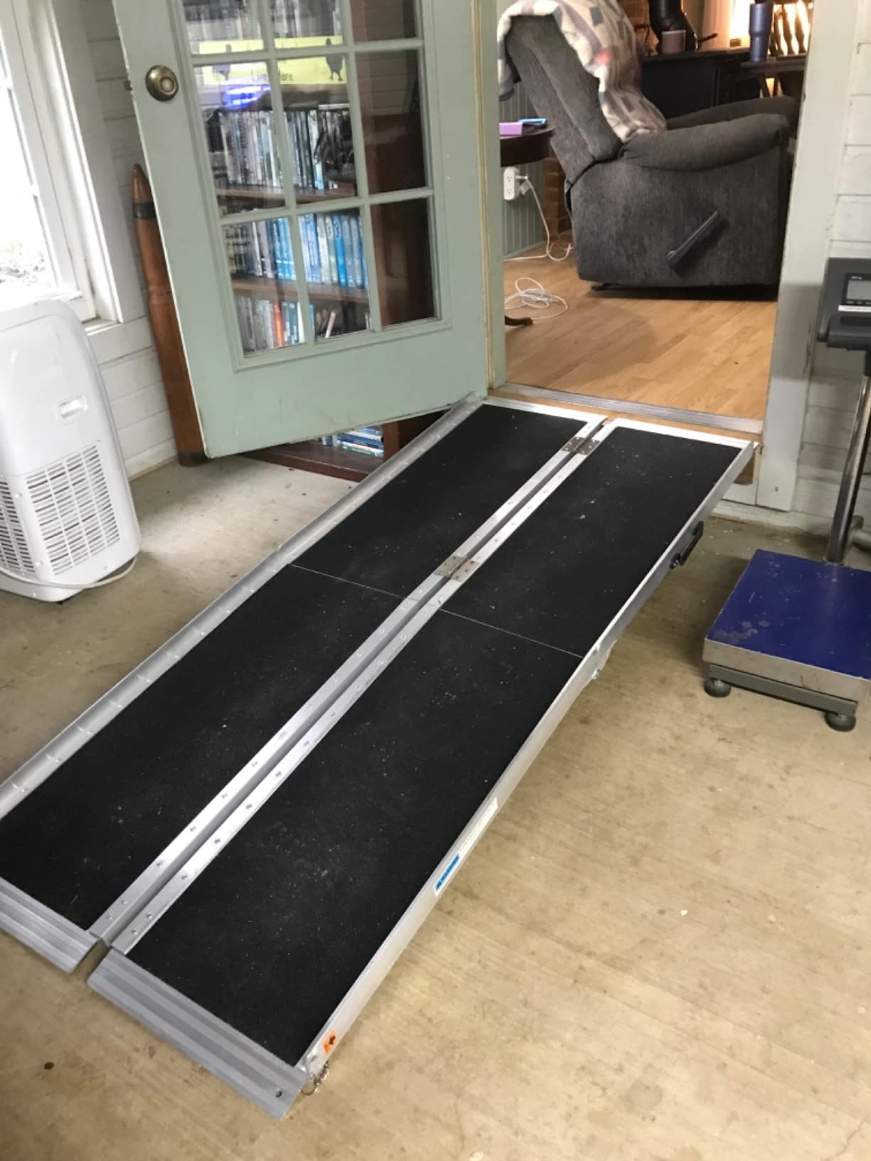 Wheelchair Ramp 4FT, gardhom 800 Lbs Aluminum Portable Folding Handicap Ramp Wheel Chair Ramp for Home Steps Threshold Doorways Stairs Curbs Scooter customer photo 2