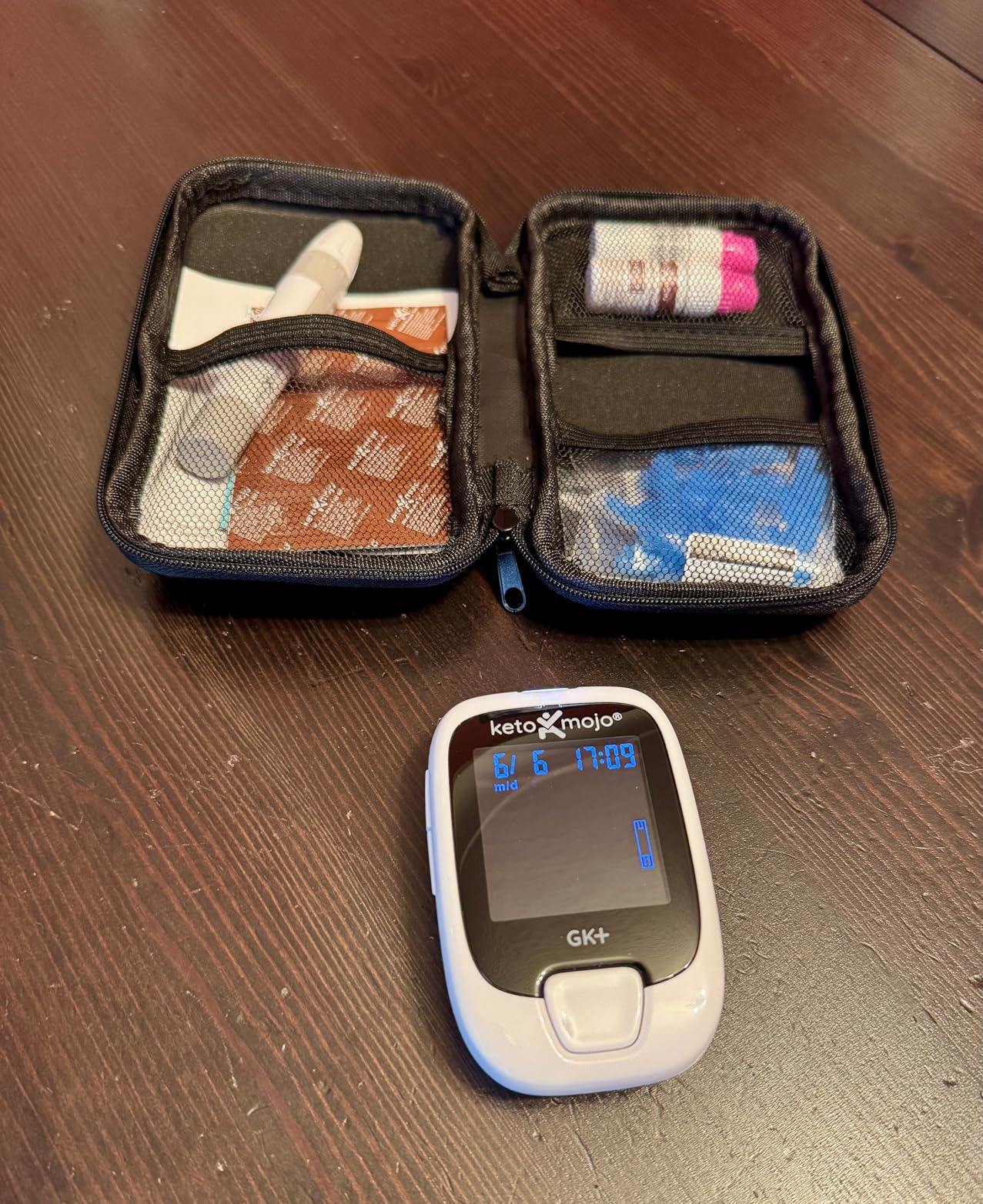 KETO-MOJO GK+ Bluetooth Glucose & Ketone Testing Kit with 20 Test Strips customer photo 1