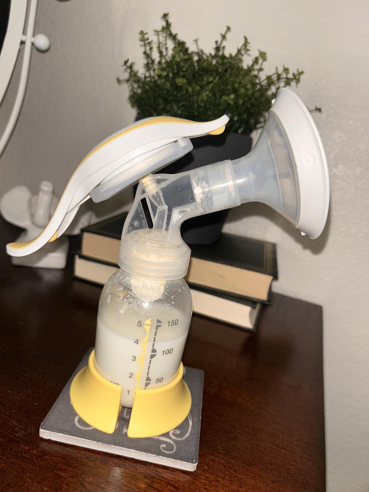 Medela Harmony Manual Breast Pump, Compact Swiss Design with PersonalFit Flex Shields and Medela's 2-Phase Expression Technology customer photo 2