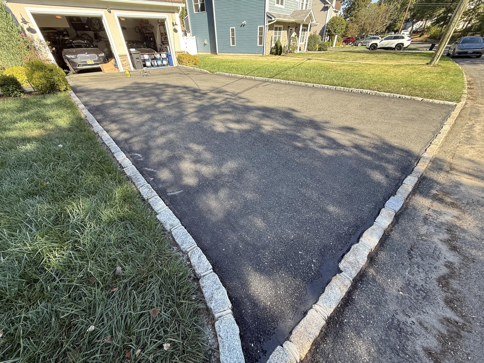 Red Devil 0637 Asphalt Crack Filler Sealant - Black Acrylic Driveway Sealer for Cracks & Joints, Forms a Water-Resistant Seal, 10.1 fl oz, Pack of 4, Made in USA customer photo 2