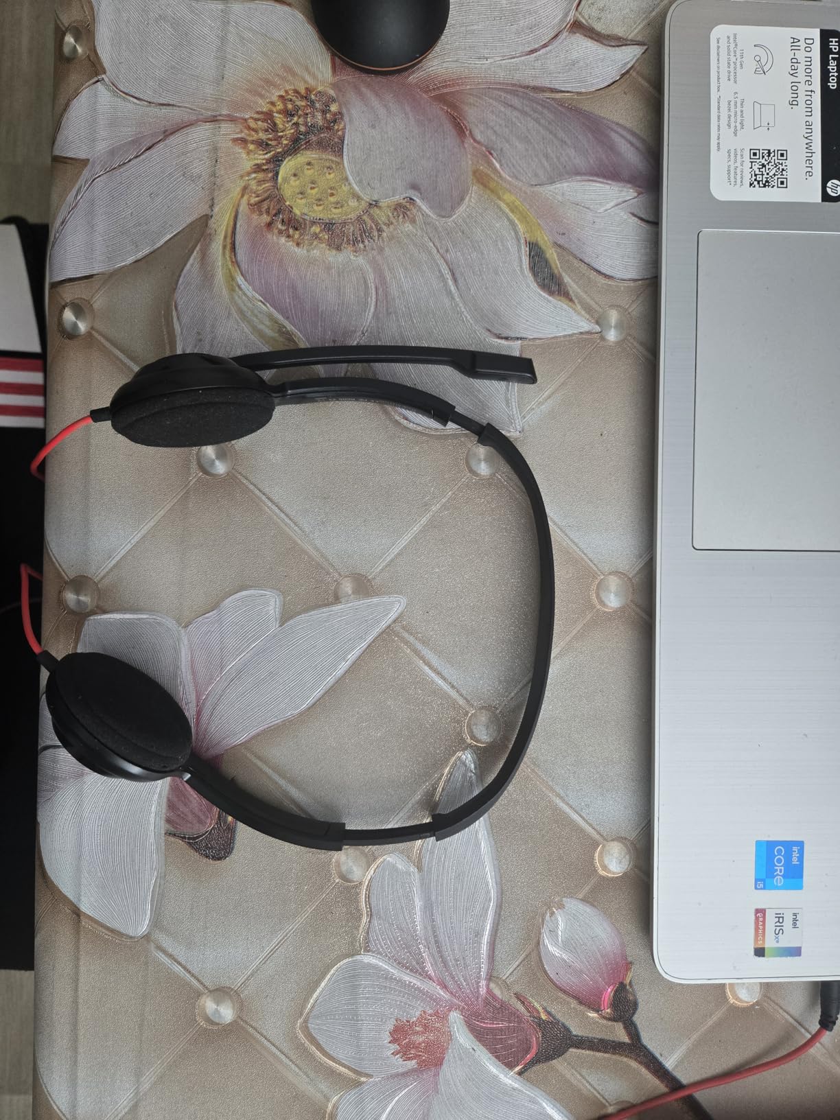 NUBWO HW02 USB Computer Headset with Clear Chat Microphone, Lightweight On-Ear Wired Headset for MS Teams, Skype, Webinars, Call Center and More customer photo 1