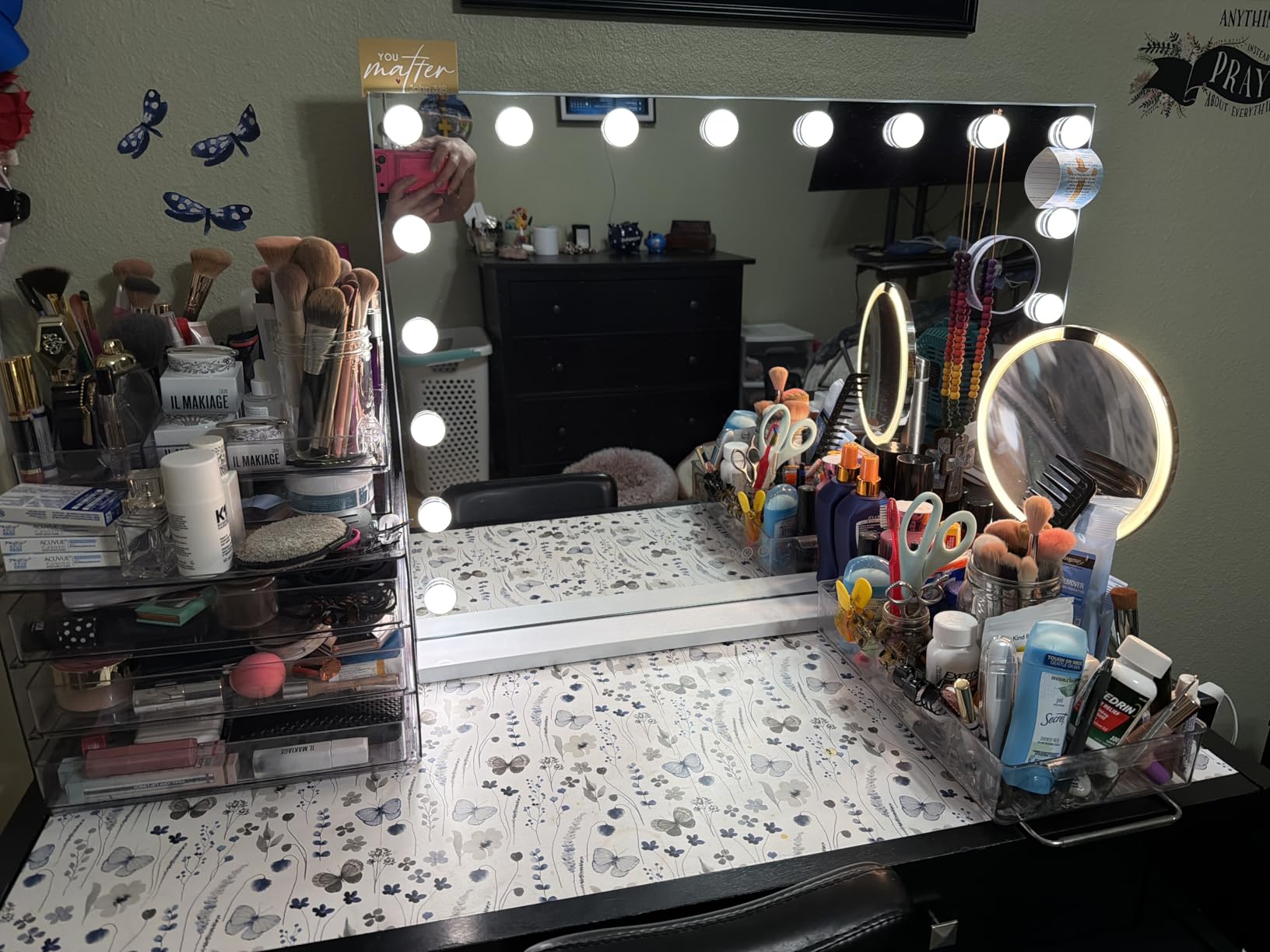 Fenair Large Vanity Mirror with Lights and Speaker Hollywood Lighted Makeup Mirror with Sturdy Base, 18 Dimmable LED Bulbs, 3 Light Colors, USB Charge Port customer photo 1