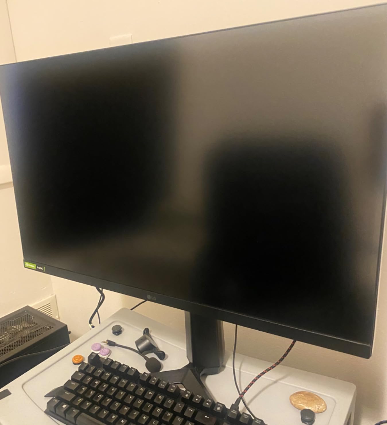 LG 27GP850-B Ultragear Gaming Monitor 27-Inch QHD (2560 x 1440) Nano IPS Display 1ms Response Time 165Hz Refresh Rate NVIDIA G-SYNC Compatible AMD FreeSync Premium customer photo 2