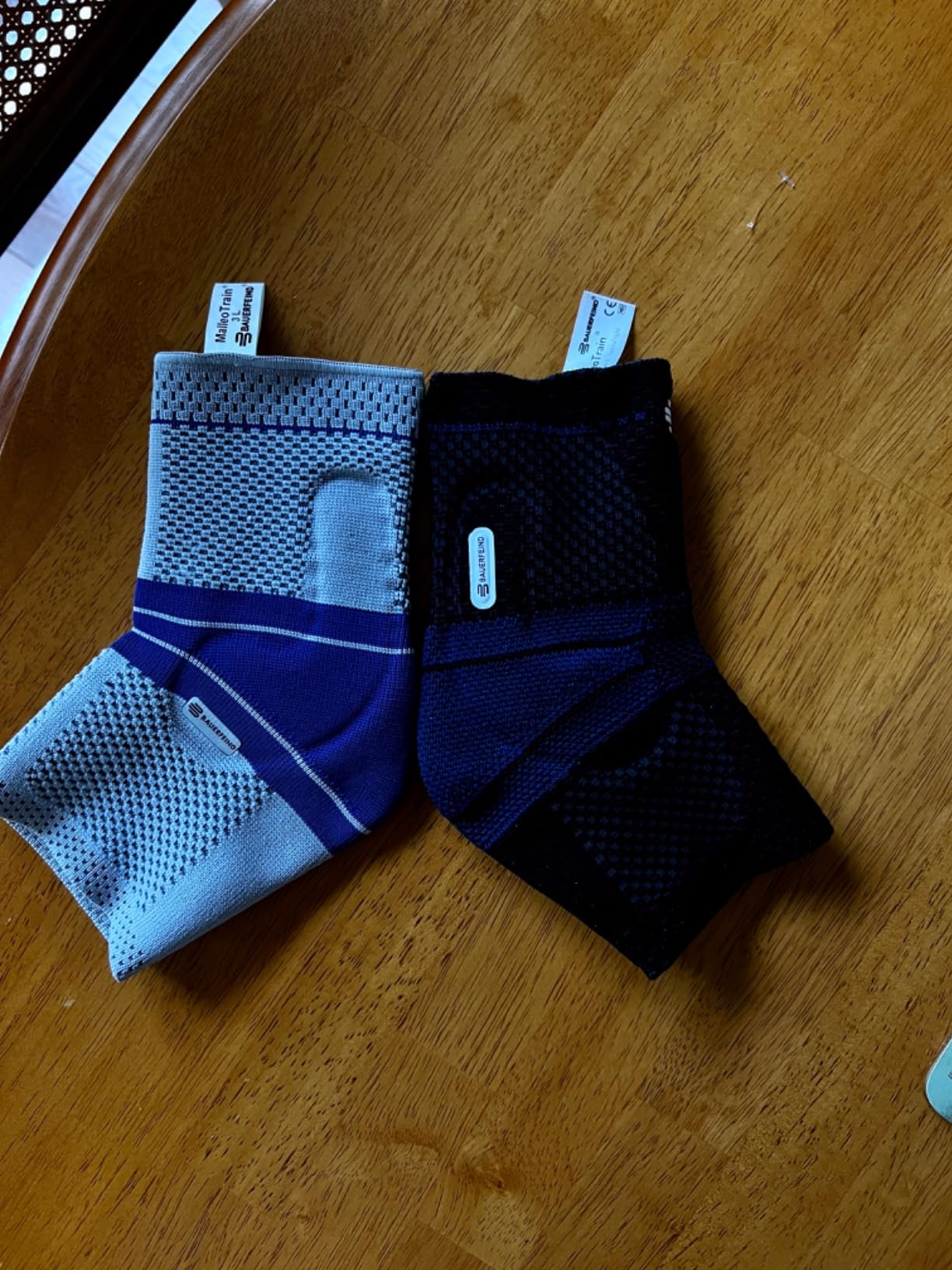 MalleoTrain - Ankle Support Brace - Helps Stabilize the Ankle Muscles and Joints For Injury Healing and Pain Relief - Right Foot - Size 3 - Color Titan customer photo 2