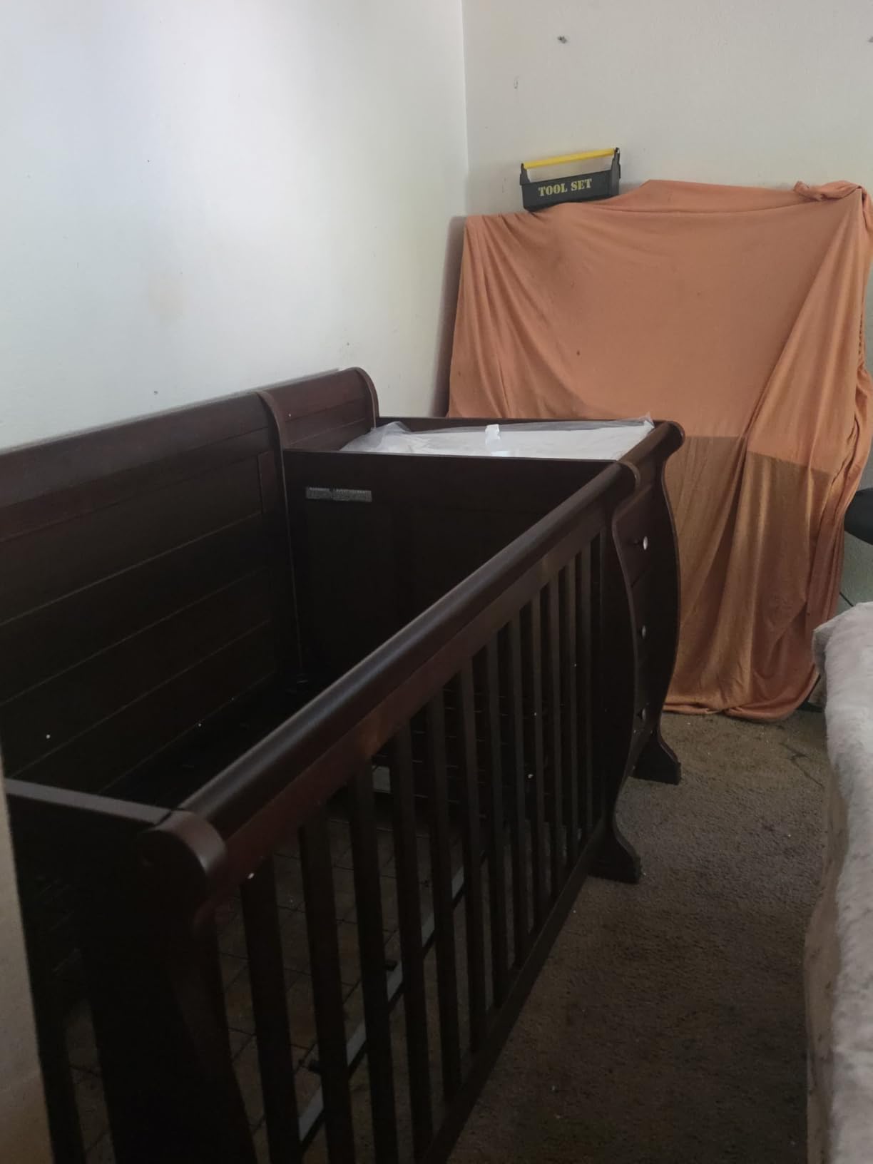 Davinci Kalani 4-in-1 Convertible Baby Crib & Changing Table Combo - GREENGUARD Gold Certified - Toddler Bed, Daybed, Full-Size Bed Conversion - 4 Adjustable Mattress Heights - Gray customer photo 2