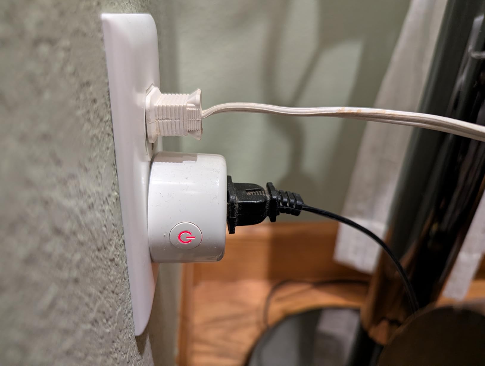 GHome Smart Plug Mini, WiFi Smart Outlet Plug Works with Alexa and Google Home, Timer Outlet with APP Control, 2.4GHz Network Only, No Hub Required, ETL FCC Listed (4 Pack), White customer photo 1