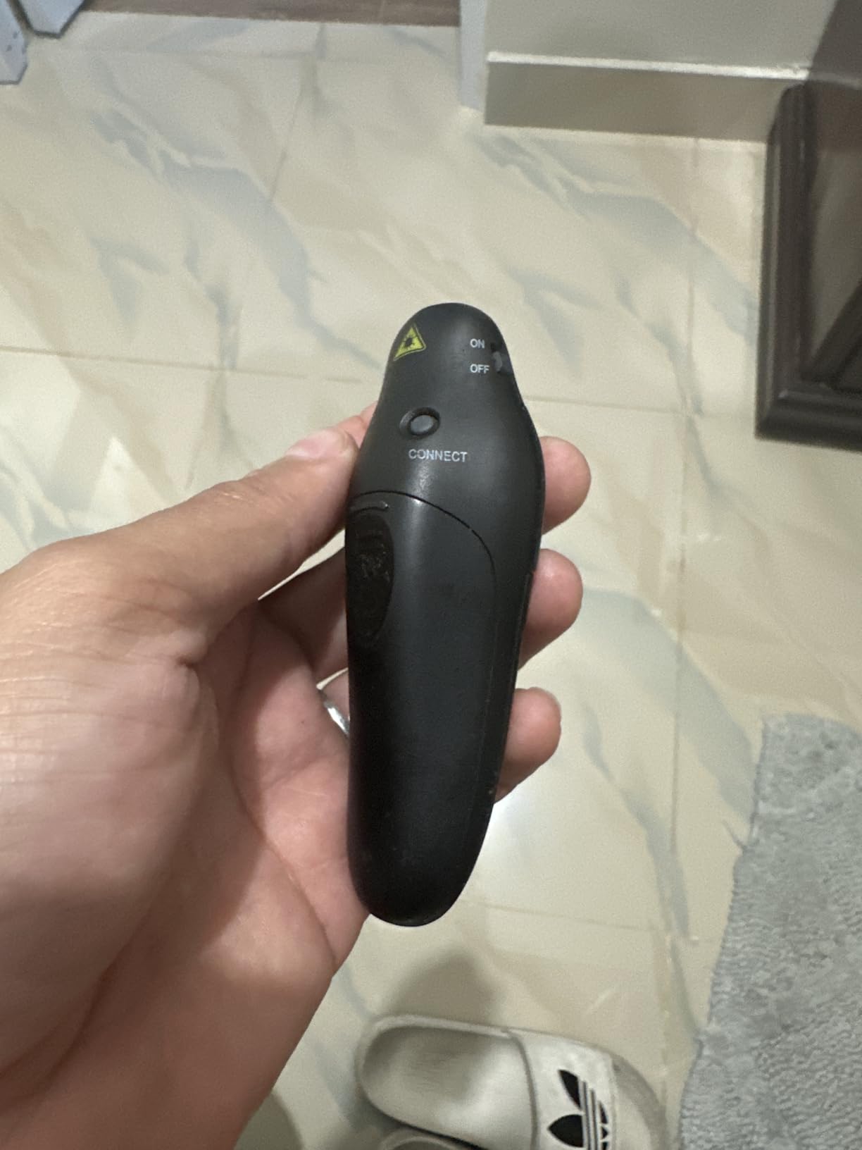 Presentation Clicker Wireless Presenter Remote USB Control Powerpoint PPT Clicker, Laser Pointer RF 2.4GHz Presenter Remote Google Slide Advancer Powerpoint Clicker for Computer/Laptop/Mac/Keynote customer photo 2