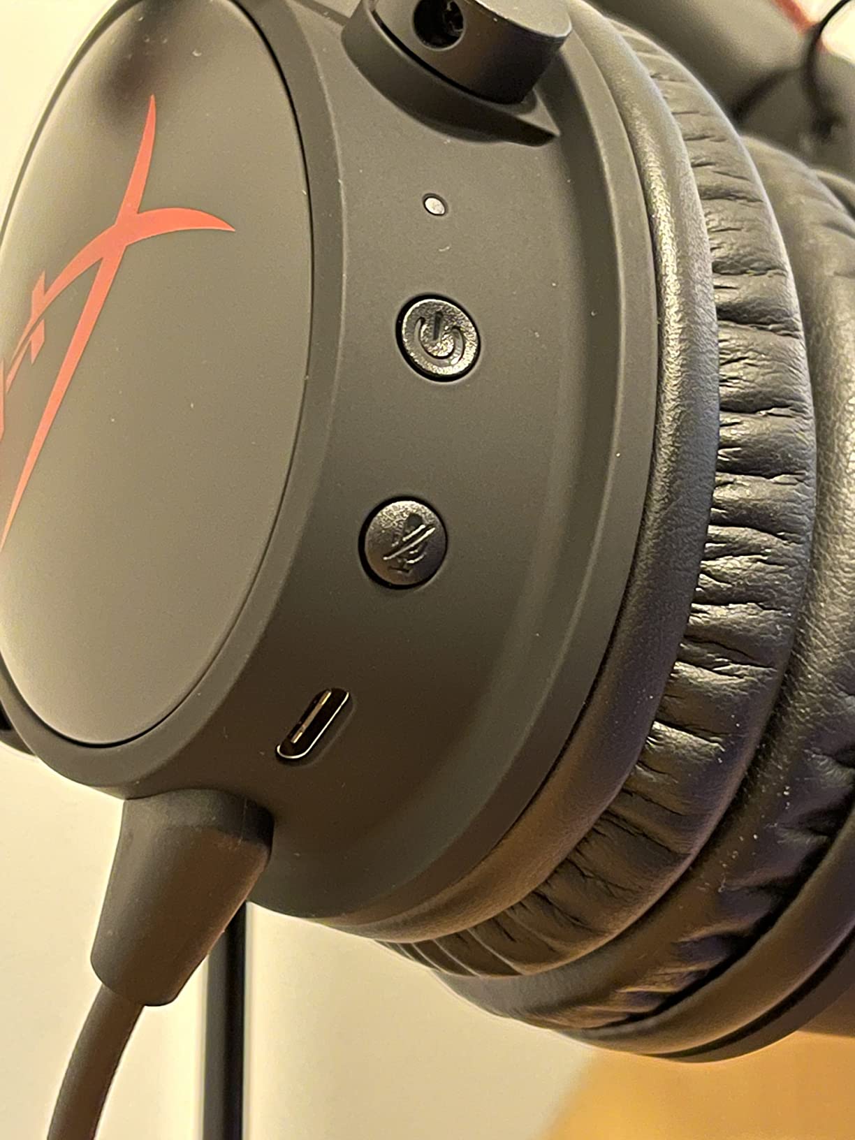 HyperX Cloud Alpha Wireless - Gaming Headset for PC, 300-hour battery life, DTS Headphone:X Spatial Audio, Memory foam customer photo 2
