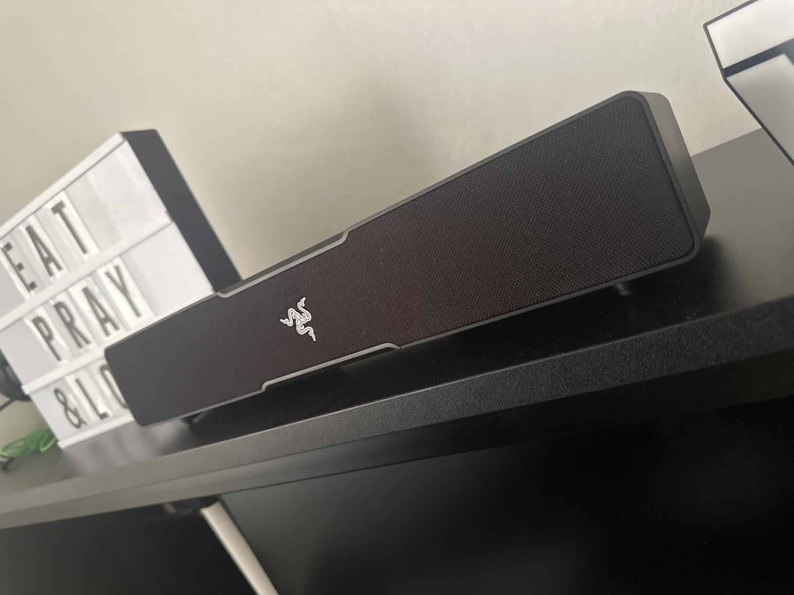 Razer Leviathan V2: Multi-Driver PC Gaming Soundbar with Subwoofer - THX Spatial Audio - Compact Design - Chroma RGB - Bluetooth 5.2 - for Desktop/Laptop, Smartphones, Tablets & Nintendo Switch customer photo 2
