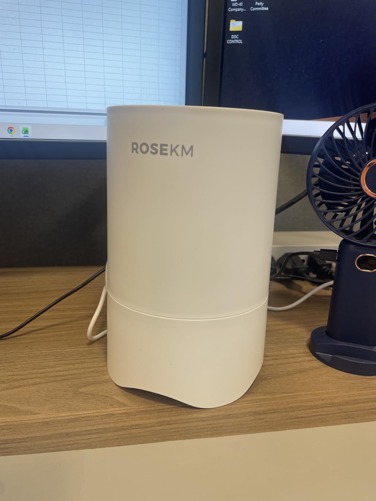 Small Air Purifier for Home Bedroom, Personal Desk Mini Air Purifier, Room Hepa Air Purifier Fresheners Cleaner for Dorm, Pets, Smoke, Desktop, Office (White) customer photo 1