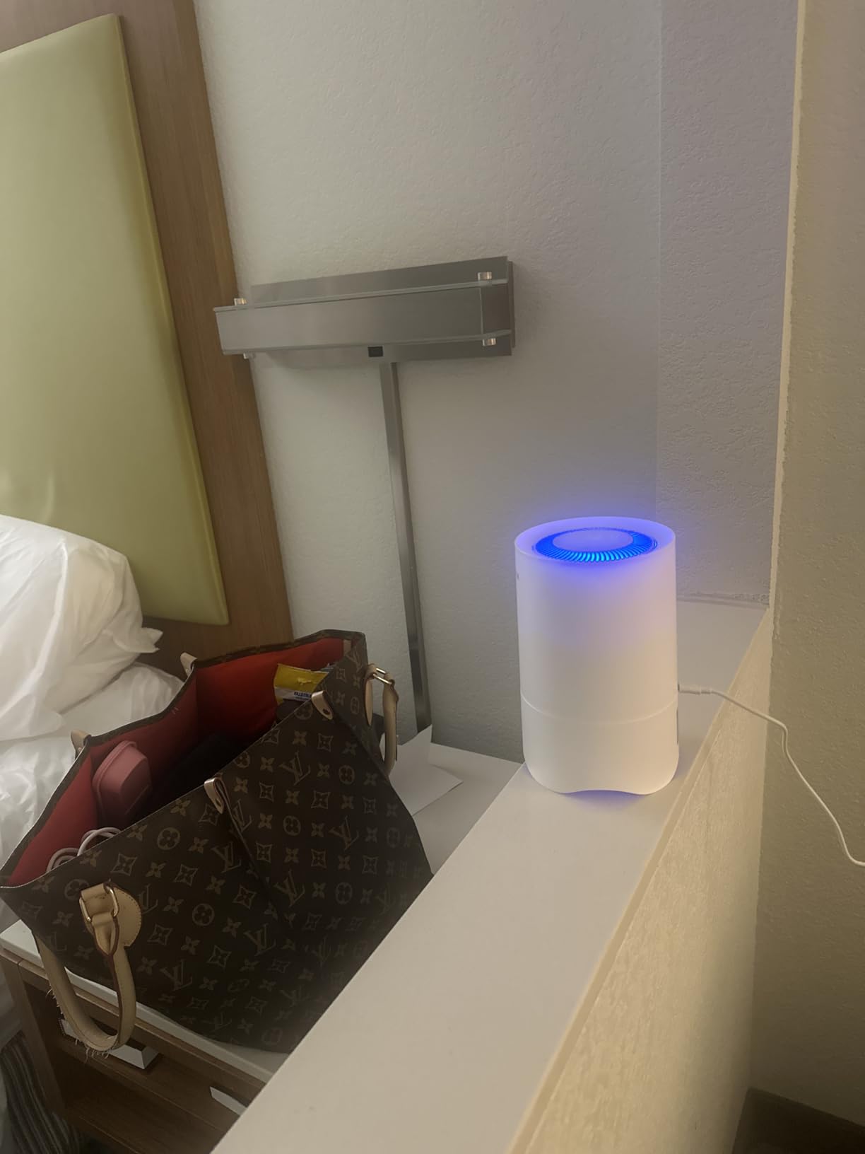 Small Air Purifier for Home Bedroom, Personal Desk Mini Air Purifier, Room Hepa Air Purifier Fresheners Cleaner for Dorm, Pets, Smoke, Desktop, Office (White) customer photo 2