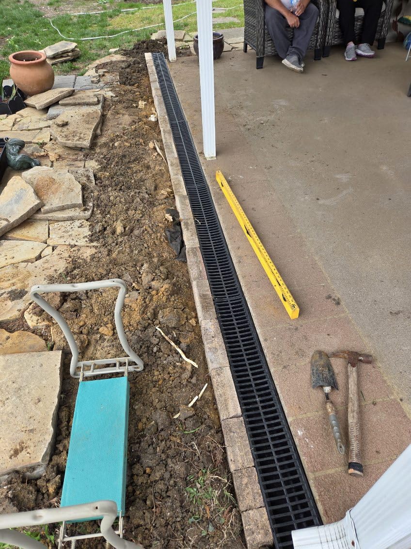 VEVOR Trench Drain System with Plastic Grate, 5.9x5.1-Inch HDPE Channel Drainage for Garden, Driveway - 6 Pack customer photo 2