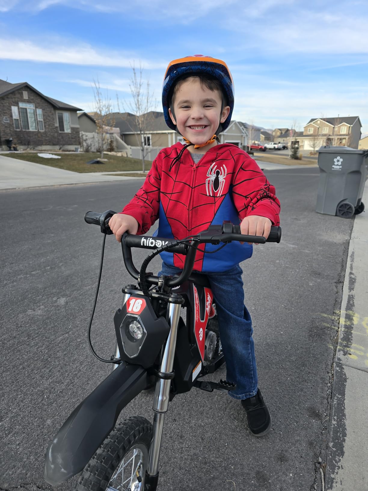 Hiboy DK1 36V Electric Dirt Bike, 300W Electric Motorcycle - Up to 15.5MPH & 13.7 Miles Long-Range, 3-Speed Modes Motorcycle for Kids Ages 3-10 customer photo 1