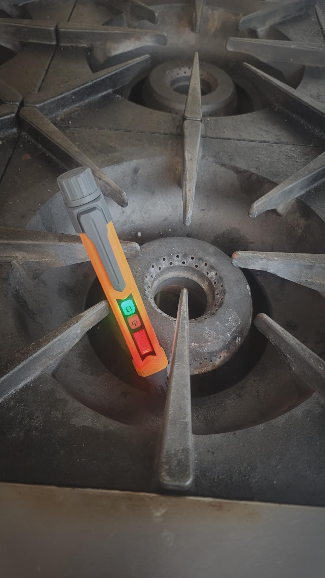 PT199 Natural Gas Leak Detector with Audible & Visual Alarm, Portable Gas Sniffer to Locate Combustible Sources Like Methane, Propane for Home customer photo 2