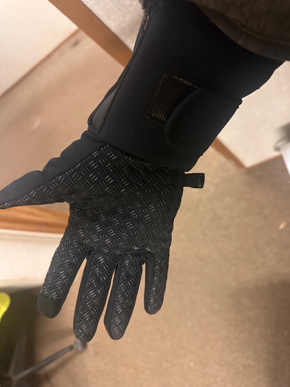 DR.PREPARE Heated Gloves for Men Women, 3200mAh Rechargeable Electric Battery, Thin Heated Motorcycle Work Gloves Liners, Touch Screen Gloves Winter Hand Warmer for Hunting Skiing Snowboarding customer photo 1