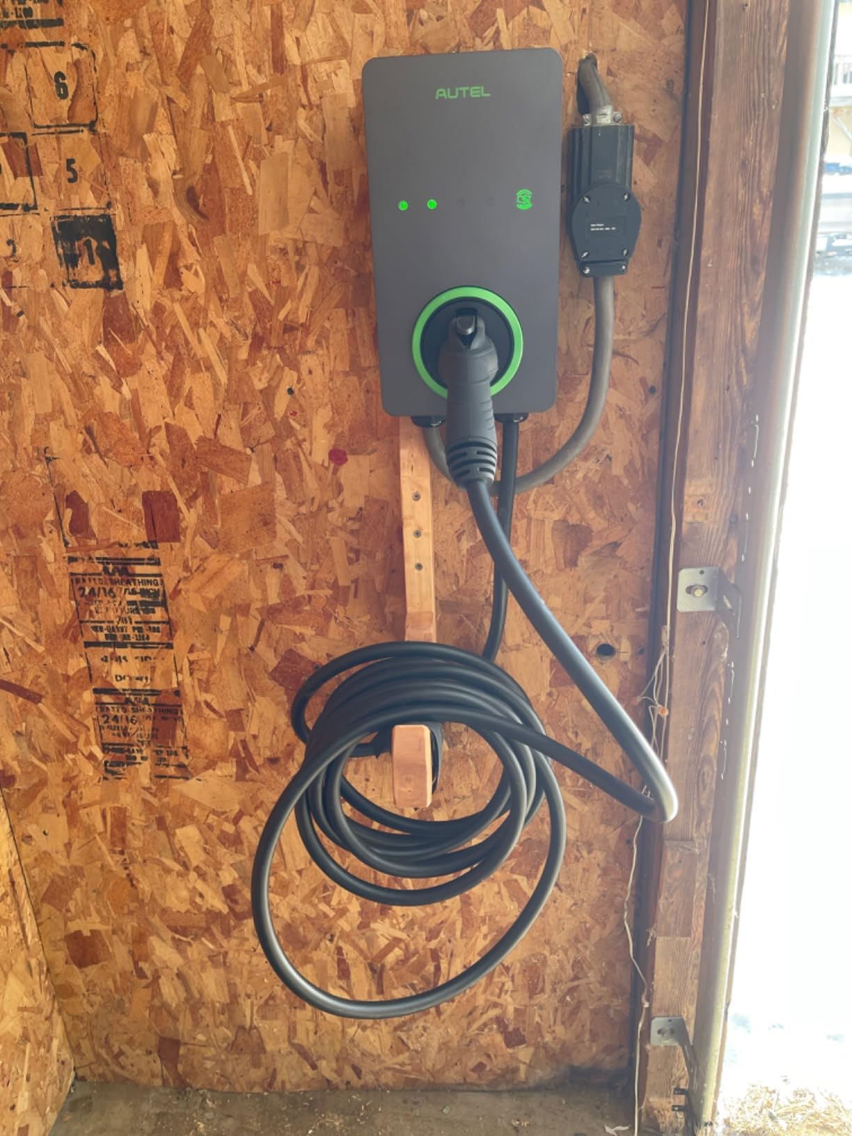 Autel Home Smart Electric Vehicle (EV) Charger up to 50Amp, 240V, Indoor/Outdoor Car Charging Station with Level 2, Wi-Fi and Bluetooth Enabled EVSE, 25-Foot Cable (Dark Gray) customer photo 1