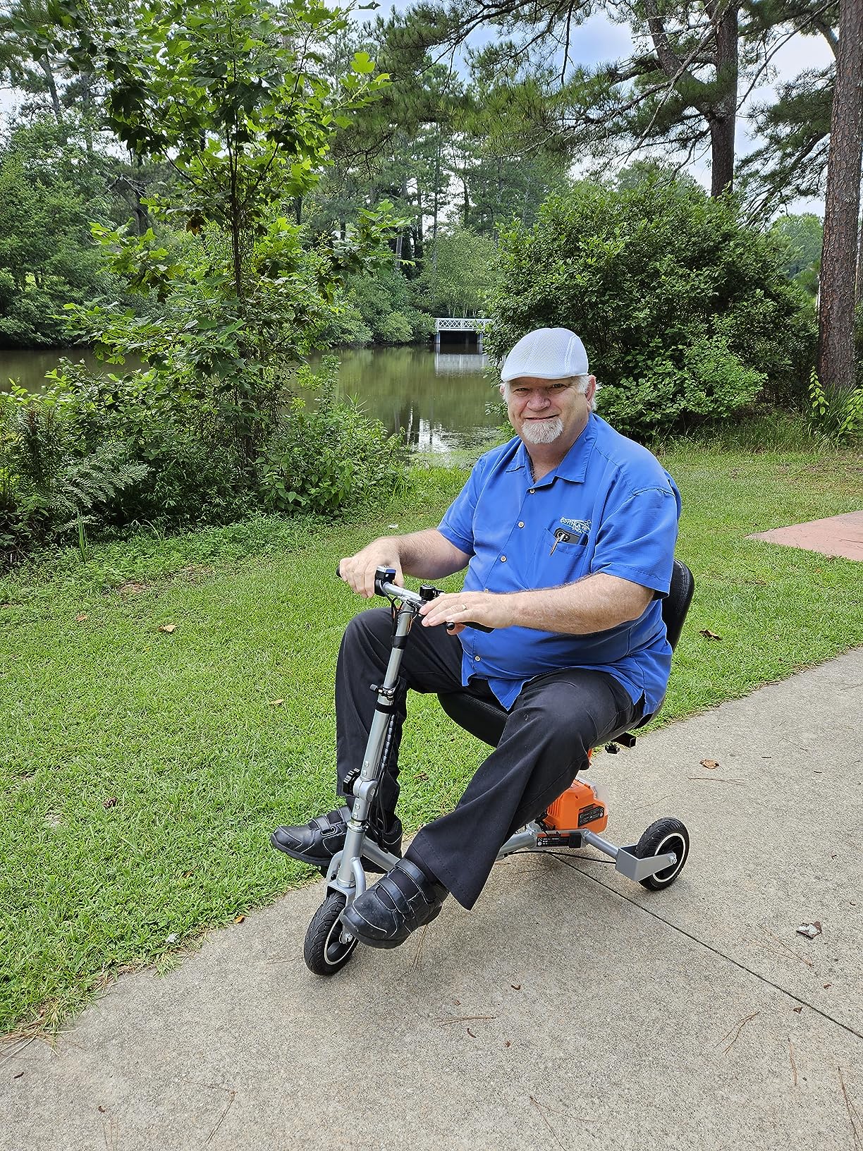 SuperHandy Passport Mobility Scooter - Foldable, 3 Wheel, Airline Travel Friendly - 13 Mile Range, Includes 2 Removable 48V Lithium-ion Batteries & Charger (330 Lbs) customer photo 2