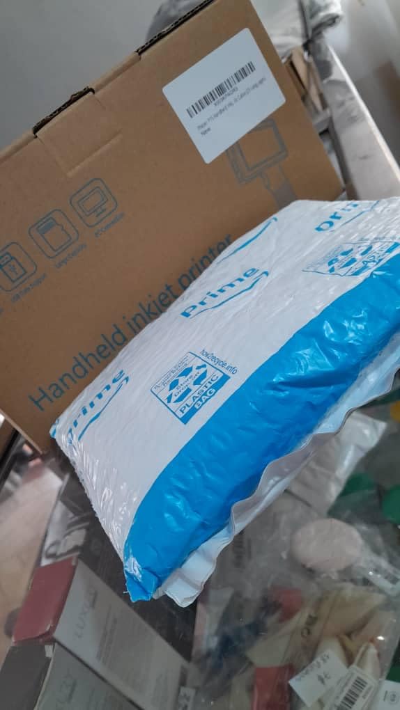 Phezer P15 Handheld Inkjet Printer for Flat Surface 0.5 Inch Nozzle for QRCode Barcode Production Date Time Logo Batch Number Print On Glass Bag Carton Box Wood Cloth Plastic Cable (25 Languages) customer photo 1