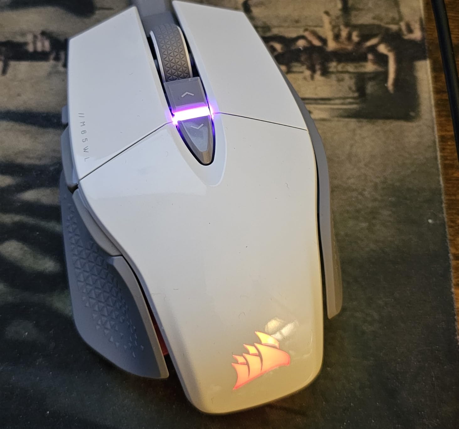 Corsair M65 RGB Ultra Wireless Tunable FPS Wireless Gaming Mouse - Sub-1ms Slipstream Wireless Technology, 26,000 DPI Optical Sensor, Up to 120 Hours of Battery Life, 8 Programmable Buttons - White customer photo 1