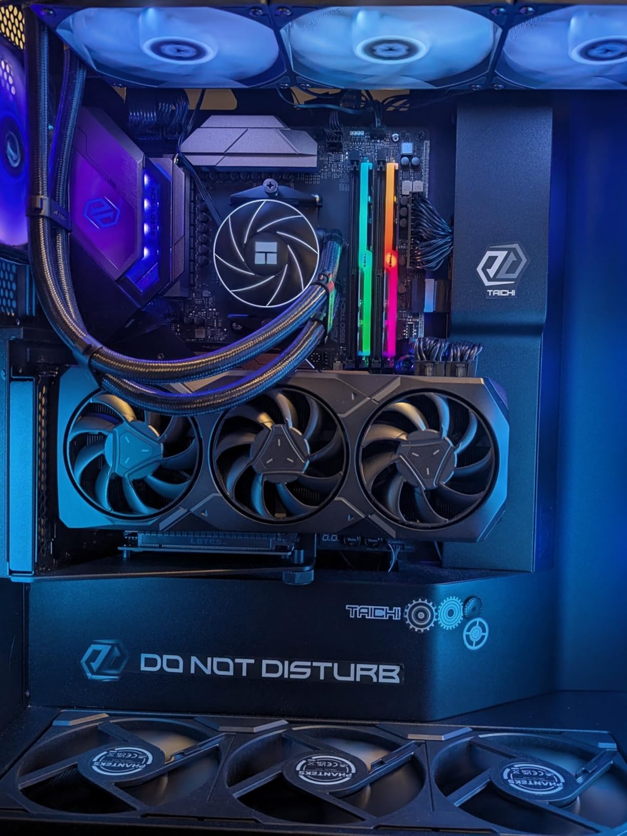 XFX Radeon RX 7900XT Gaming Graphics Card with 20GB GDDR6, AMD RDNA 3 RX-79TMBABF9 customer photo 1