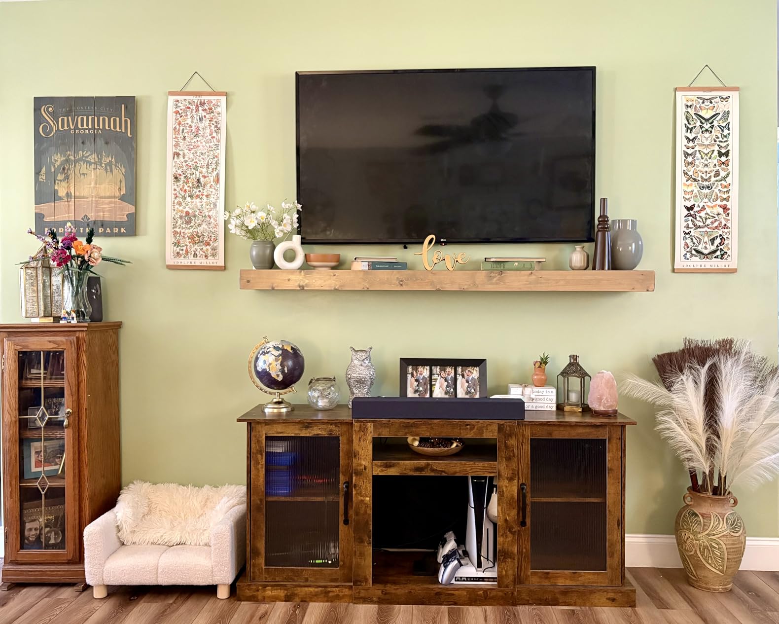 WLIVE Farmhouse TV Stand for 65 inch TV, 58
