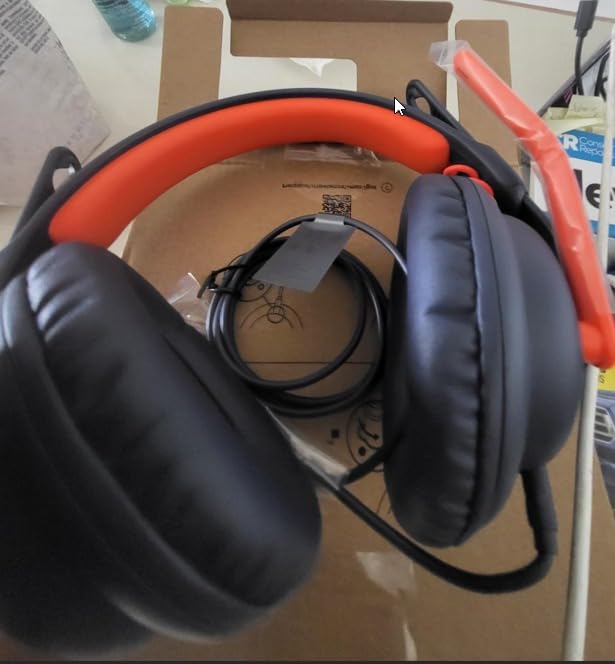 Logitech Zone Learn Wired Headsets for Learners, Comfortable and Adjustable fit for Kids, Replaceable Accessories, Mic, 3.5mm AUX and USB-C customer photo 1