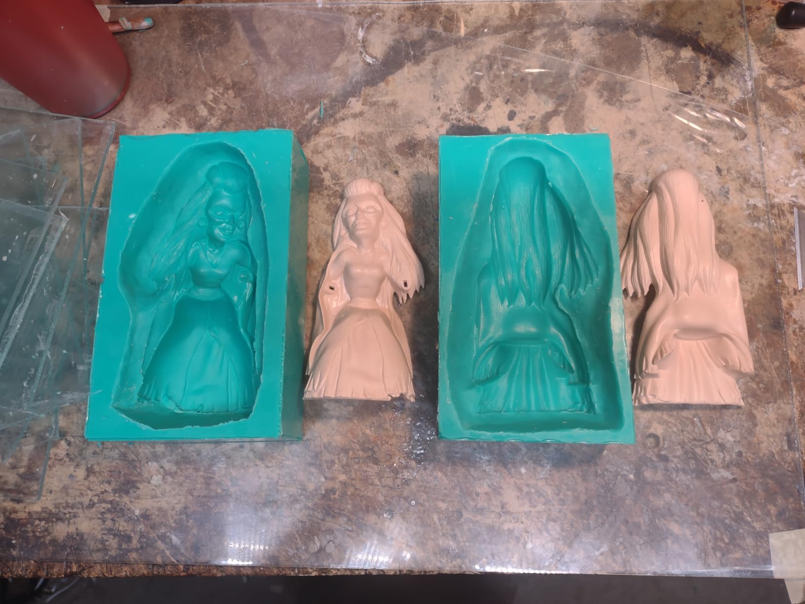 74oz Platinum Silicone Mold Making Kit with Molds Housing & Mixing Cups, 1:1 Ratio, 20A Medium Hardness customer photo 2