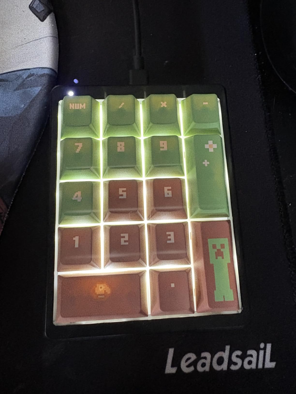 KN17 Wired Mechanical Number Pad- 17 Keys Hot Swappable Numpad with White Backlight & PBT Keycaps for Laptop PC Compact Keyboards (Black, Brown Switch) customer photo 1