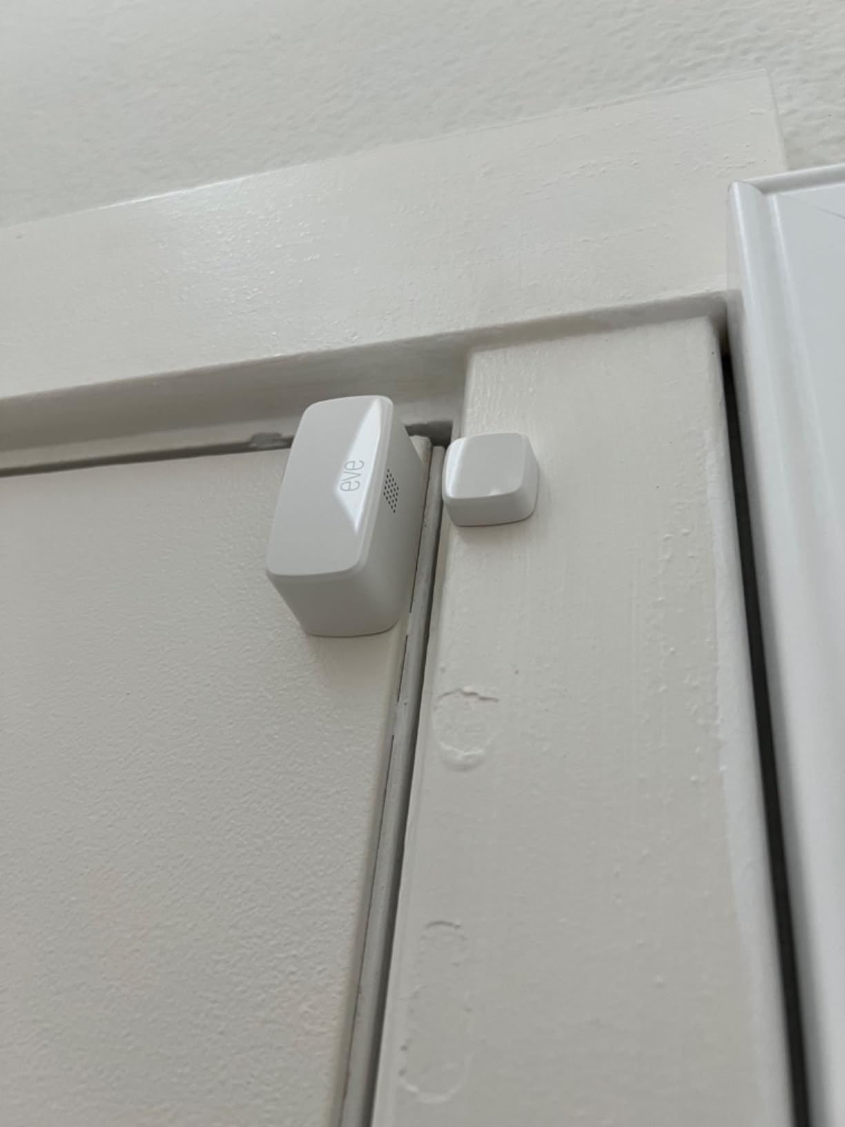 Eve Door & Window (Matter) - Smart Contact Sensor for Doors & Windows, Open/Closed State, Automatic Control of Accessories, Matter Over Thread customer photo 1