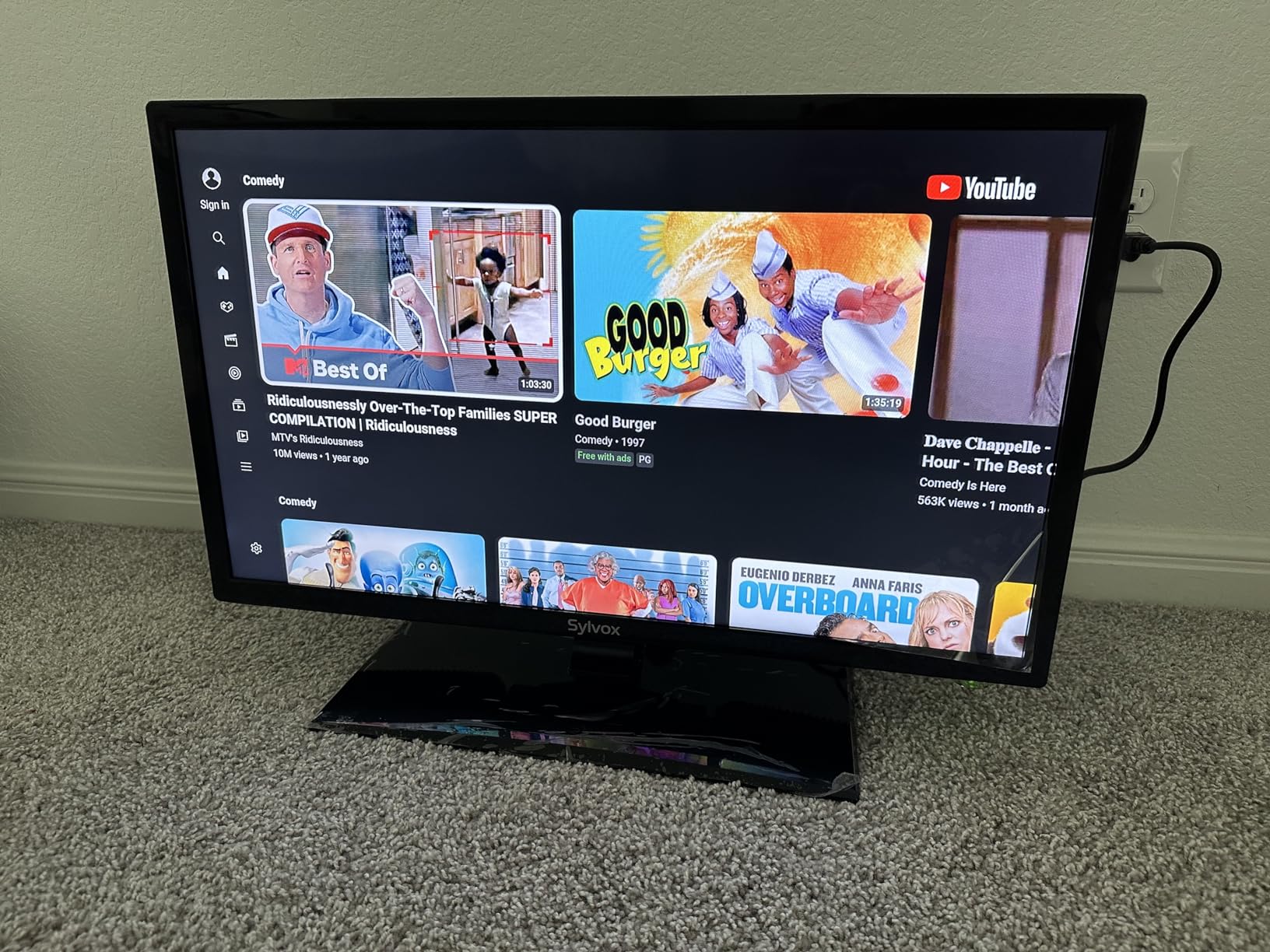 SYLVOX RV TV, 27-Inch 12 Volt Television, Smart Google TV, Full HD 1080P, DVD Built-in, 178 Wide Viewing, HDMI & USB Ports, AC/DC, Wide Voltage Protection, Trailer Seies customer photo 1