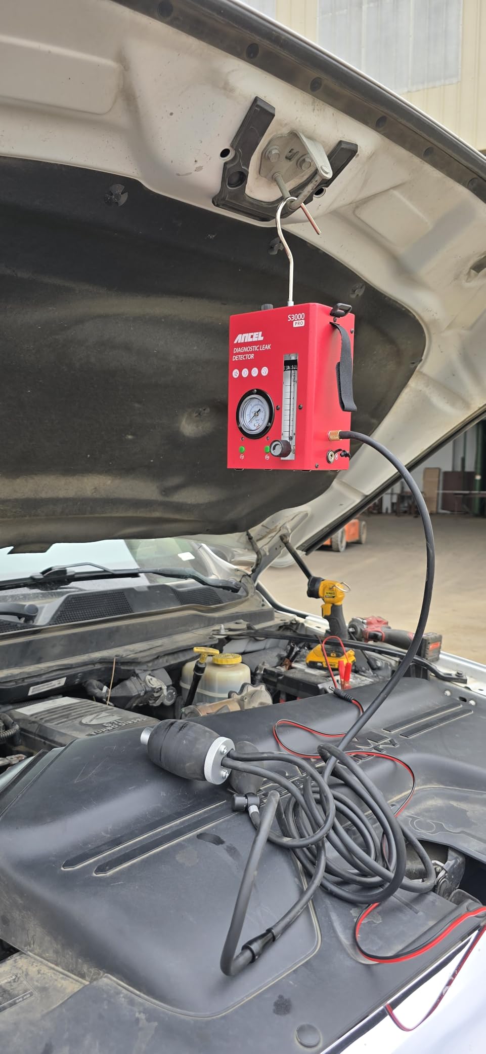 ANCEL S3000 PRO Automotive Smoke Machine with Built-in Air Pump and Pressure Gauge. Professional Vehicle Leak Diagnostic Detector Tools Kit for Leaks Test in Vacuum, Fuel, EVAP and Other Cars System customer photo 2