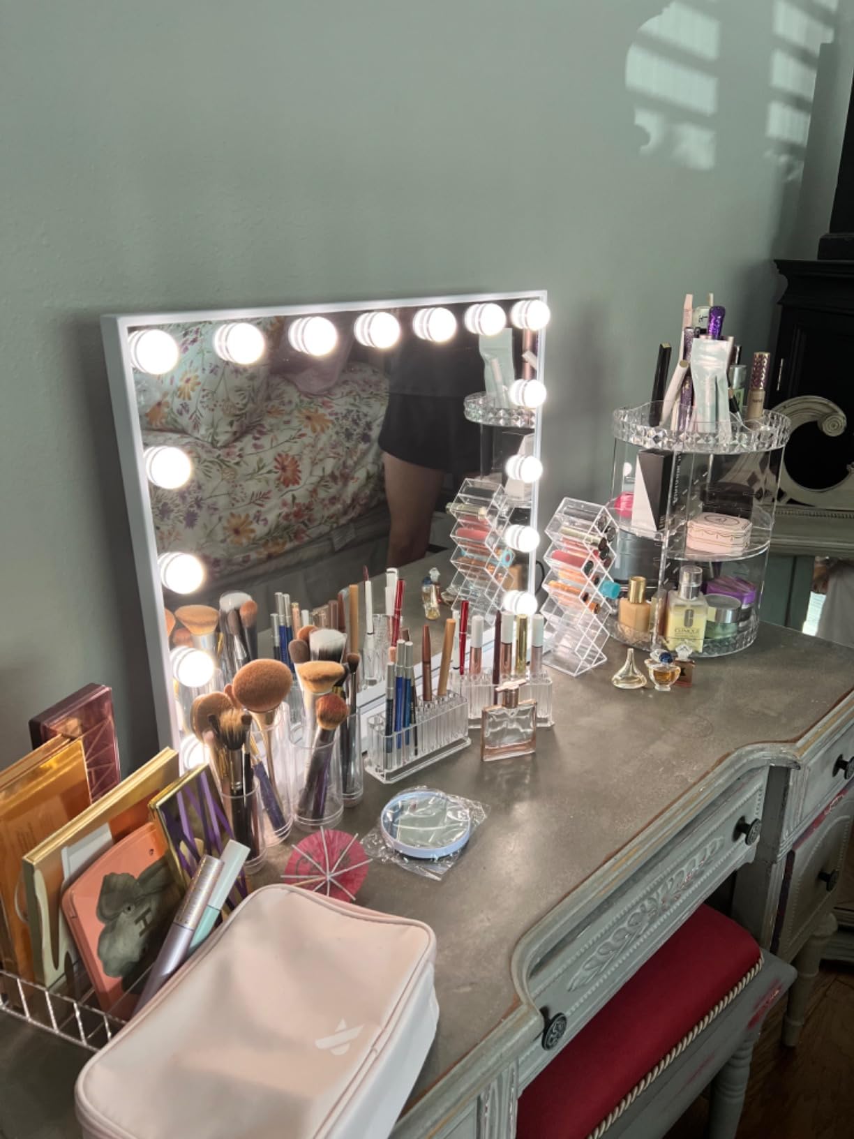 VANITII Vanity Hollywood Mirror with Lights Speaker USB Charging Lighted Makeup Mirror with Bulbs 3 Lighting Modes and Desktop Light up Mirror for Bedroom Dressing Room customer photo 2