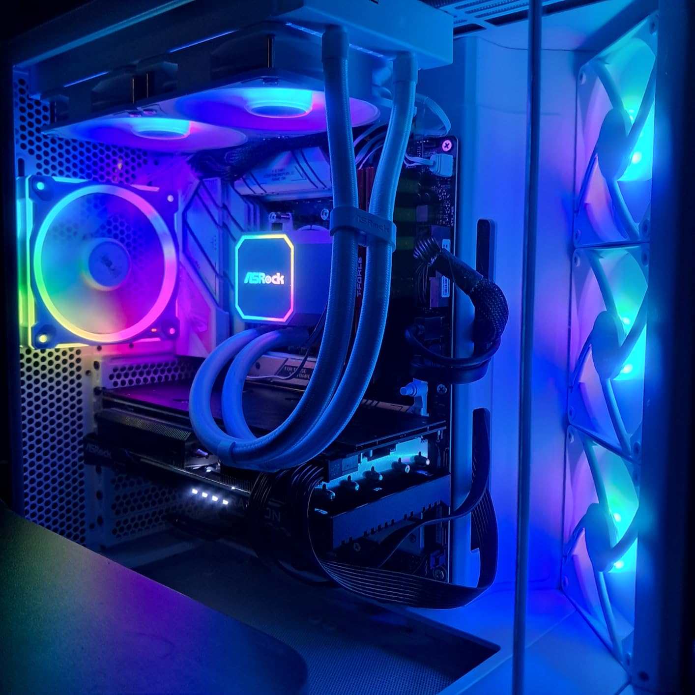NZXT H6 Flow RGB Mid-Tower Airflow Case with 3 RGB Fans, Panoramic Glass Panels, and Cable Management - White customer photo 1