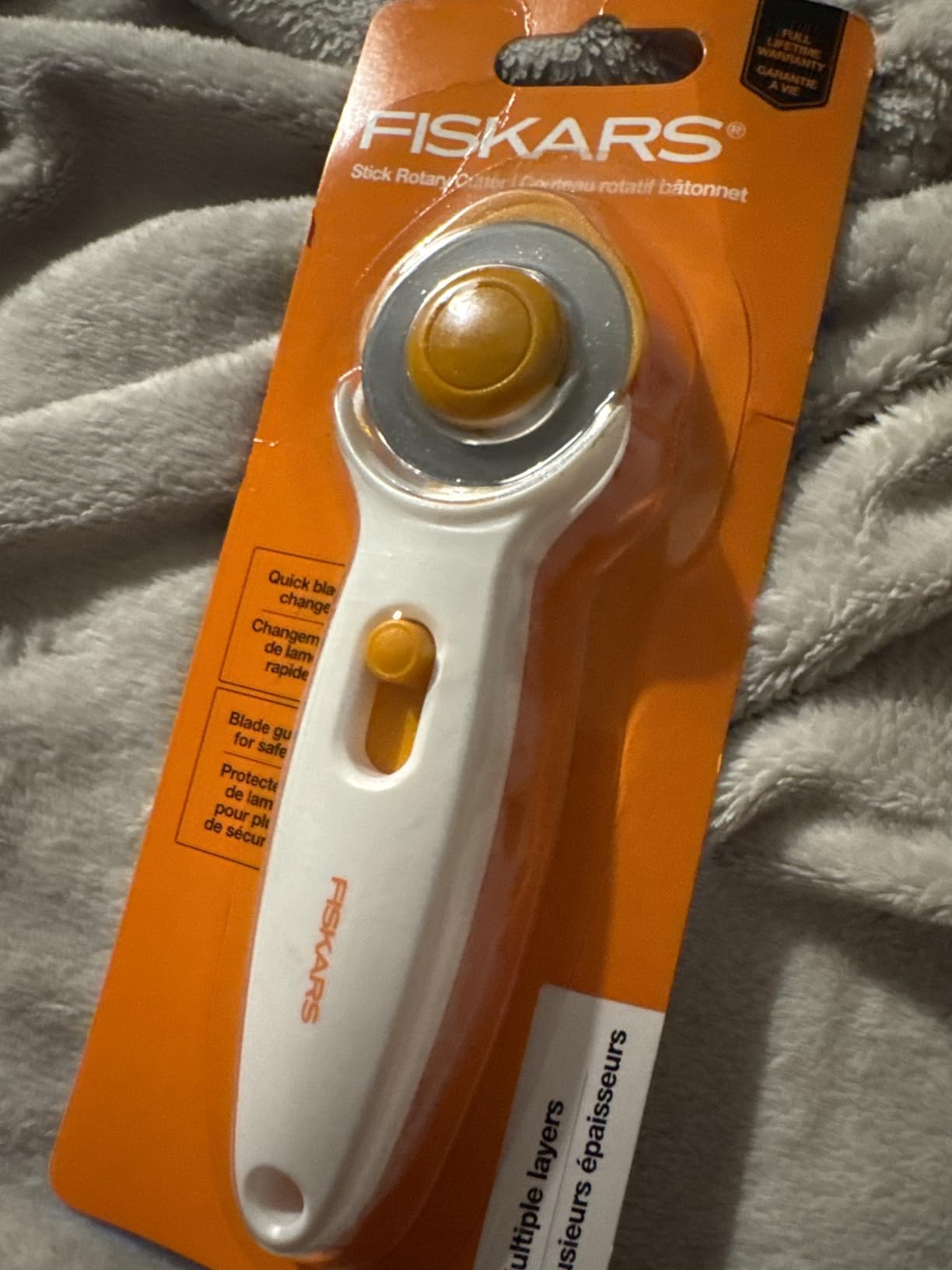 Fiskars 45mm Rotary Cutter for Fabric, Premium Steel Stick Fabric Cutter Cuts Through Multiple Layers, Right and Left Handed, Easy and Safe Blade Change customer photo 1