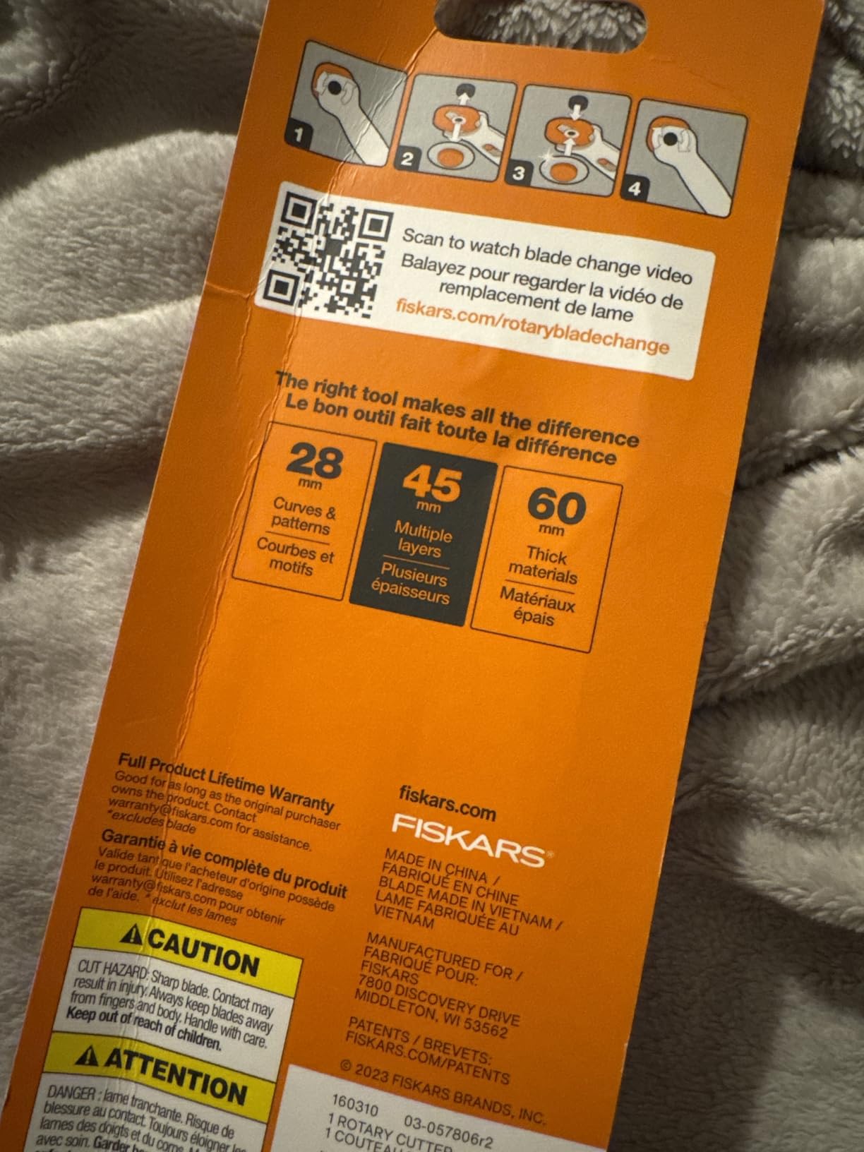 Fiskars 45mm Rotary Cutter for Fabric, Premium Steel Stick Fabric Cutter Cuts Through Multiple Layers, Right and Left Handed, Easy and Safe Blade Change customer photo 2