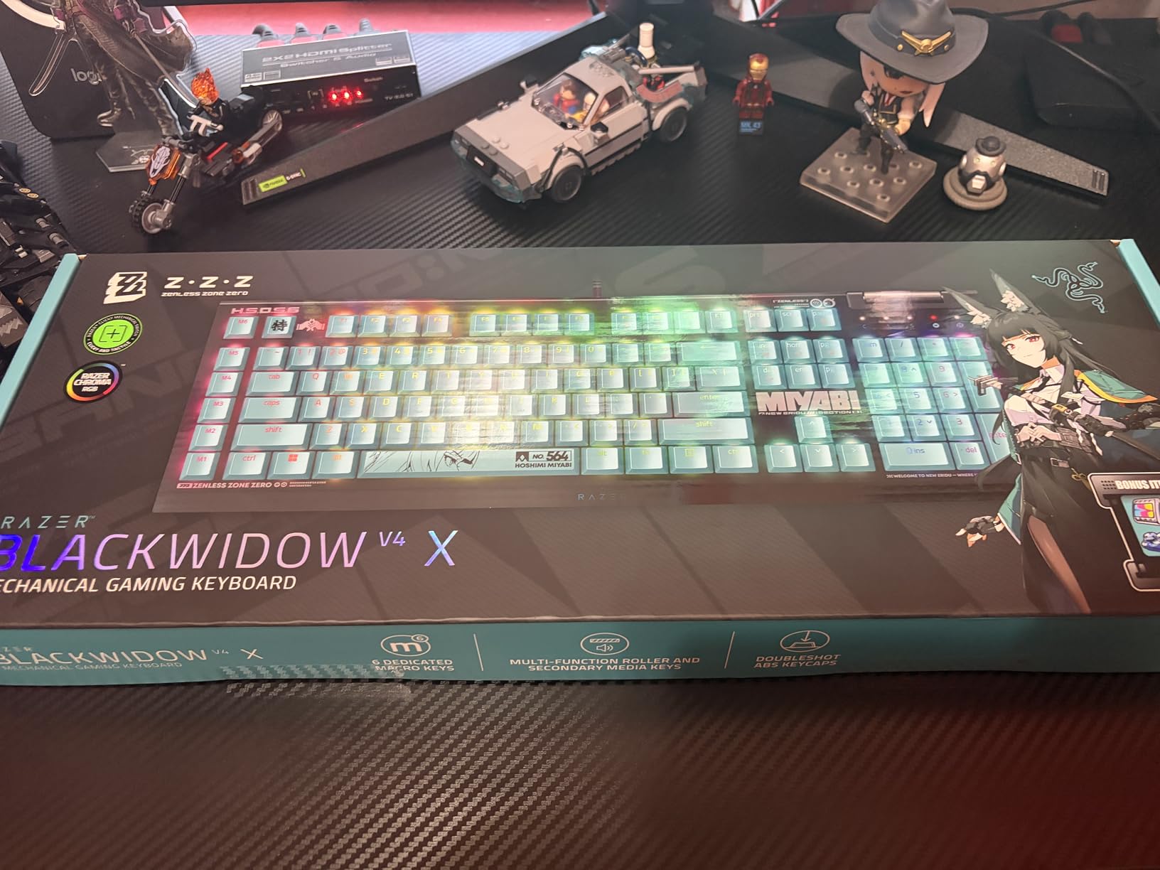 BlackWidow V4 X Mechanical Gaming Keyboard: Yellow Switches Linear & Silent - 6 Macro Keys - Chroma RGB - Doubleshot ABS Keycaps - Roller & Media Keys - Snap Tap customer photo 2