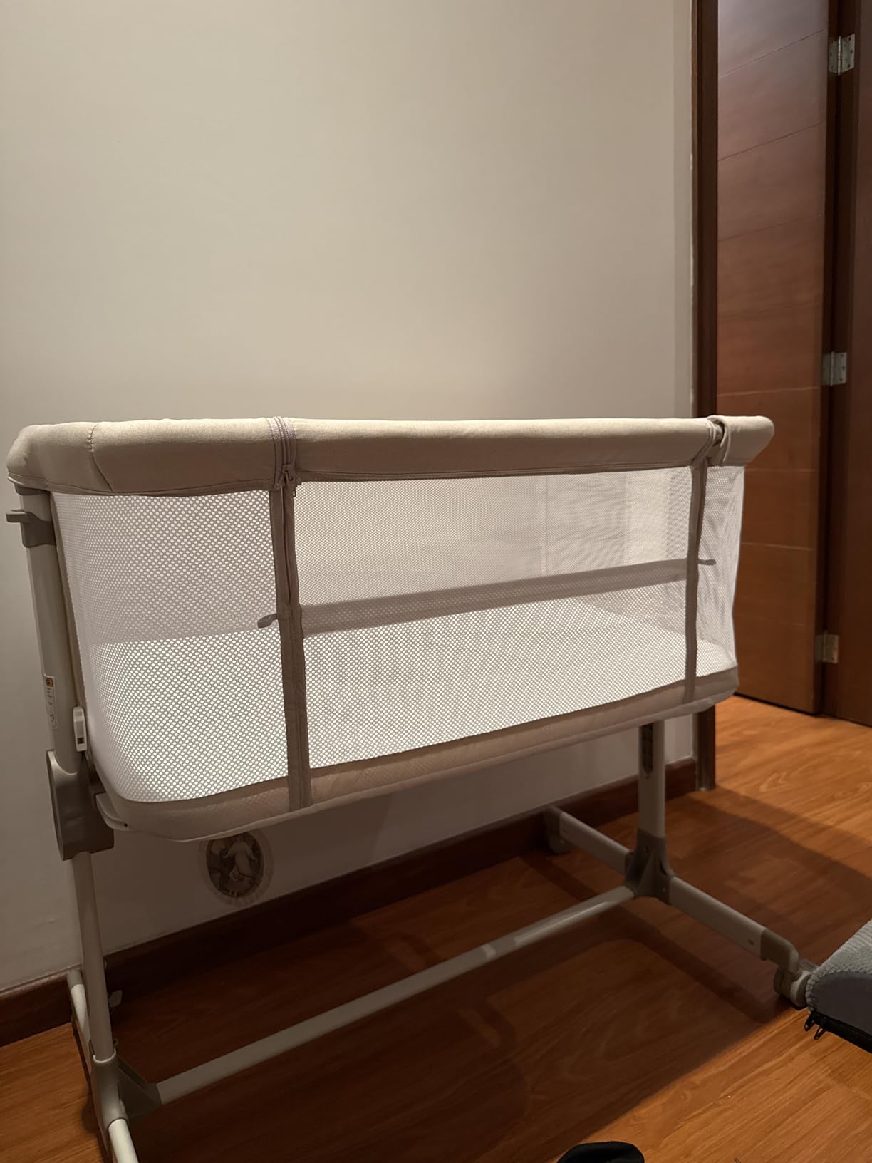 Fodoss Baby Bassinets Bedside Sleeper - All Mesh Bedside Bassinet with Wheels, 7 Height Adjustable Baby Bassinet for Infants, Beige customer photo 2