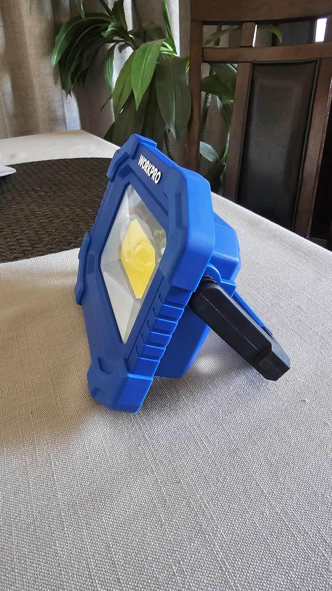 WORKPRO LED Work Light, Rechargeable Magnetic Work Lights with Stand, Portable 2000LM COB Flood Light (2 Pack) customer photo 2
