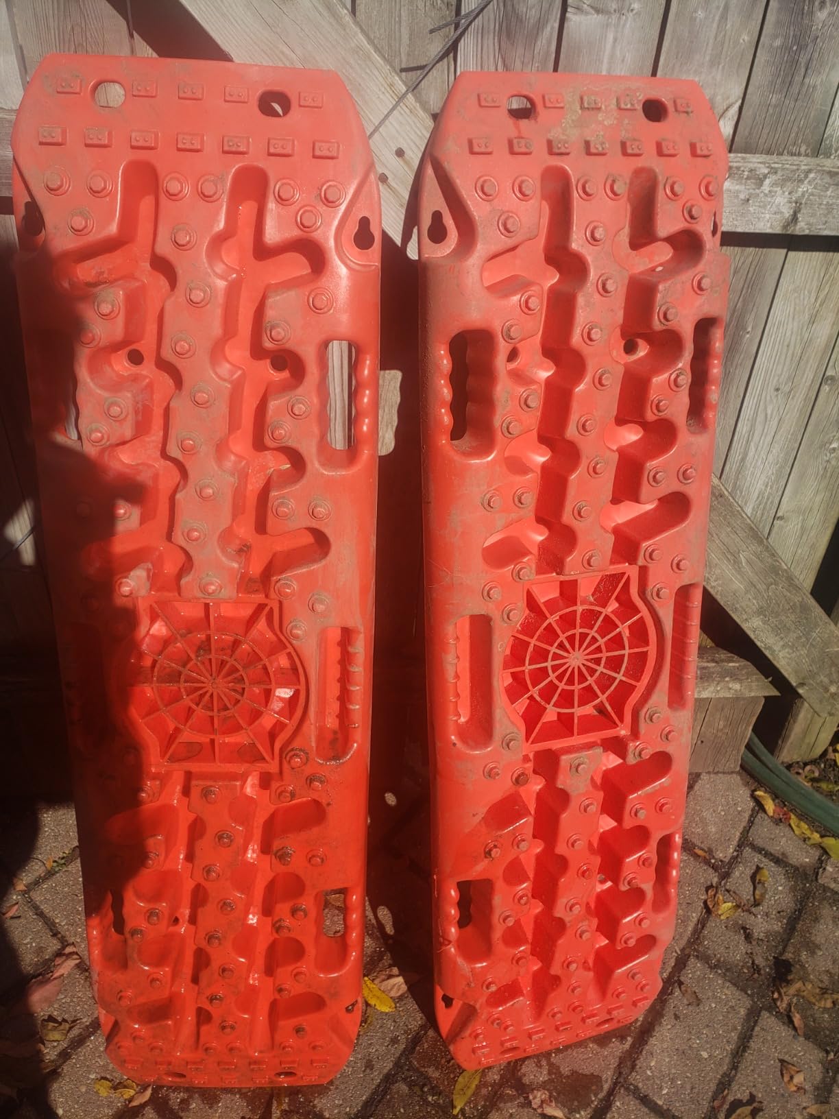 OULEME Off-Road Traction Boards with Jack Lift Base, Recovery Board for Sand, Mud, and Snow Tracks (Red) customer photo 1