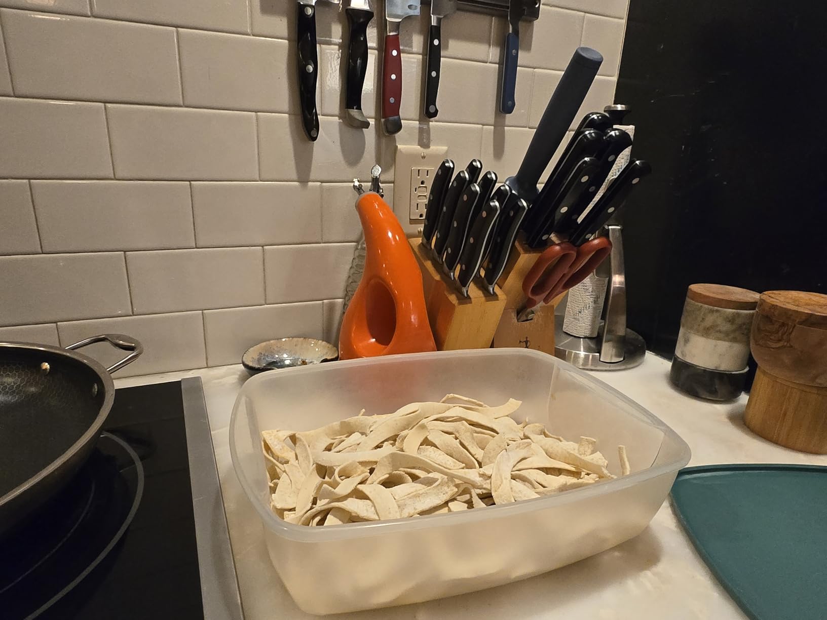 Philips 7000 Series Pasta Maker, ProExtrude Technology 150W, 8 discs, Perfect Mixing Technology, Prepare up to 8 Portions customer photo 1