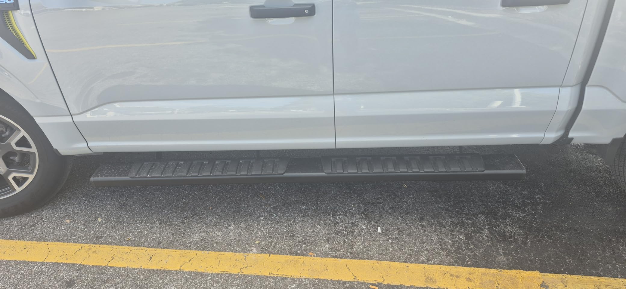 Running Boards Compatible with 2015-2026 Ford F-150 SuperCrew Cab & 2017-2026 Ford F-250 F-350 Super Duty Crew Cab, 6 inches Black Textured Aluminum Side Steps Nerf Bars customer photo 1