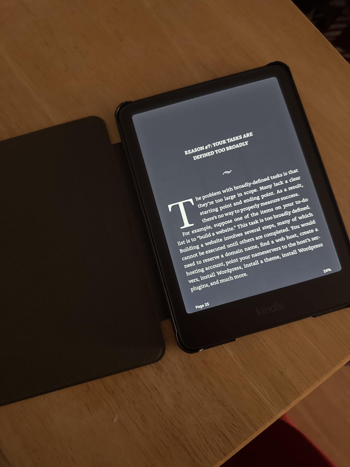 Amazon Kindle Paperwhite Signature Edition 32GB (newest model) - 20% faster with auto-adjusting front light, wireless charging - Metallic Raspberry customer photo 1